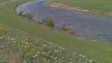 Trupul celui de-al doilea elev inecat in raul Barlad a fost gasit de scafandri