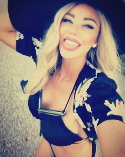 Mai slabă ca niciodată! Bianca Drăguşanu s-a filmat în costum de baie şi a arătat TOT, TOT