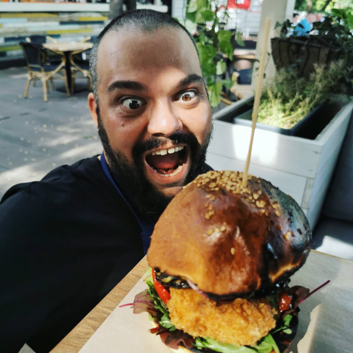 Chef Munti nu are încă timp să-și mărească familia (Foto: Instagram)
