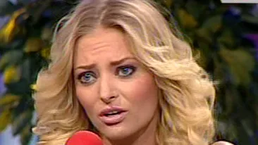 VIDEO Ce romantic! Delia Matache a acceptat sa se marite cu Razvan Munteanu pe o plaja exotica din Thailanda! Inca nu am primit inelul