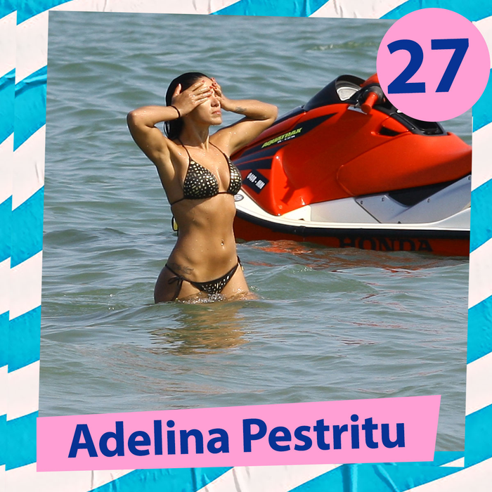 Top 30 vedete care se hârjonesc în apă în cele mai sexy poziții. Ce locuri ocupă Ramona Olaru, Antonia ori Gina Pistol între “Reginele Splash-urilor”
