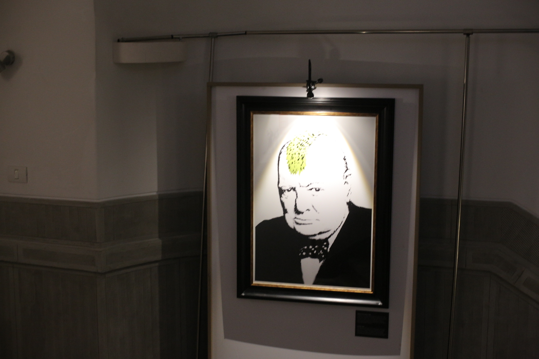 „The Art of Banksy”. Banksy, celebrul ”artist graffiti”, expoziție de senzație în Arcul de Triumf