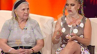 Mama lui Carmen Plesa, talharita in plina strada!