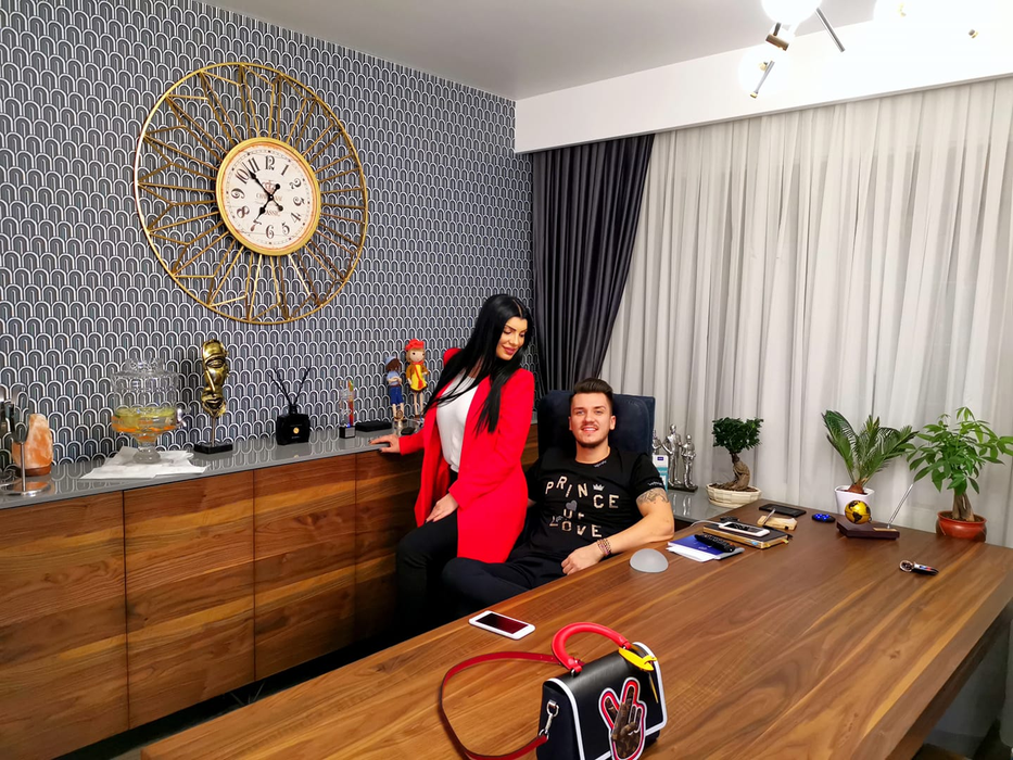 Andreea Tonciu se mândrește cu noua mașină! Câți bani a plătit pentru bolid de lux