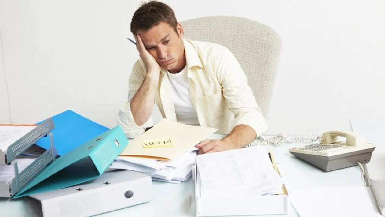 Propunerea de lege care a împărţit România în două! Program de 10 ore/zi, iar weekendul de trei zile! Ce cred românii? 