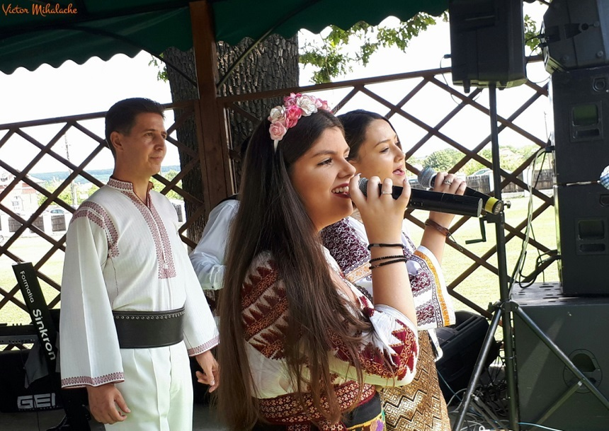 Fiica lui Aurelian Preda, mândră cu inelul pe deget. S-a logodit Anamaria Rosa cu iubitul?
