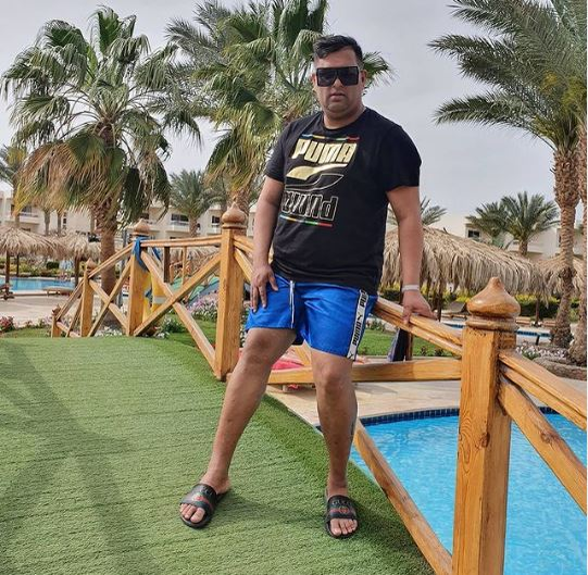 Cântărețul de muzică populară Marius Baldovin, acuzat că a înregistrat contracte false