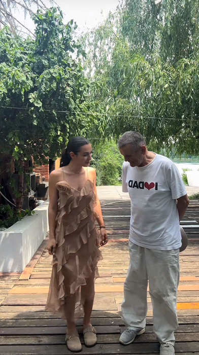 Cum a impresionat tatăl Andreei Esca pe toată lumea cu look-ul său la 86 de ani: „Rupe pe fashion”