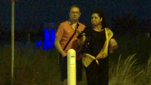 Gest obscen impardonabil al sotului Minodorei, filmat de paparazzi! In vreme ce ea dadea un interviu, el…