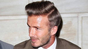 VIDEO Lumea intreaga si-a luat "la revedere" de la fotbalistul Beckham! Vezi cum arata la 14 ani, cand a semnat cu Manchester!