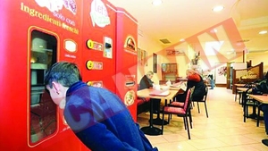 Automatul care face pizza in trei minute
