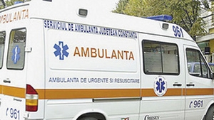 Un mort si patru raniti in urma unui accident pe DN 7, unde un TIR a lovit un autoturism