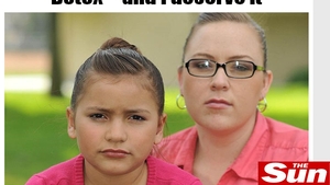 Mama care isi injecta fata de 8 ani cu botox: "Lumea ma uraste si merit"