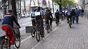 Un bucureştean, amendat pentru că nu avea claxon la bicicletă