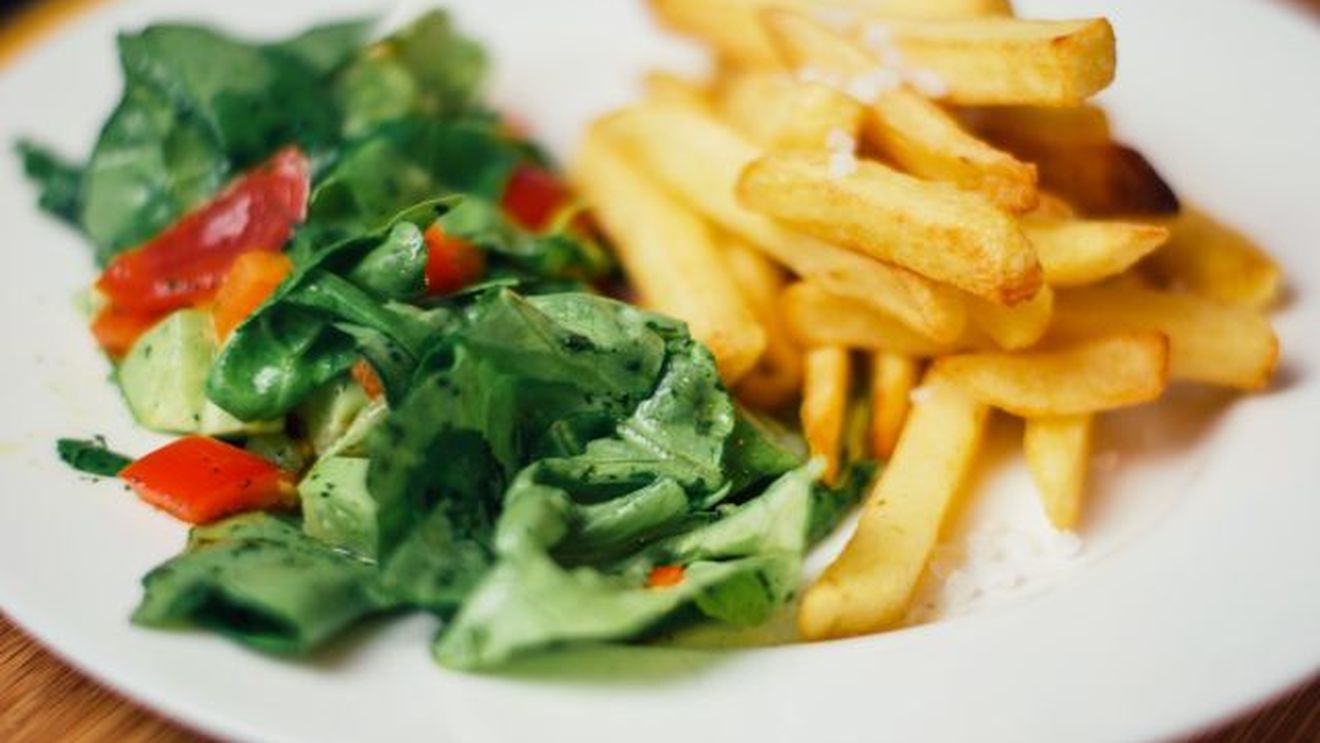 Cartofii prăjiţi ar putea fi mai sănătoşi decât salata, conform ultimelor studii ştiinţifice