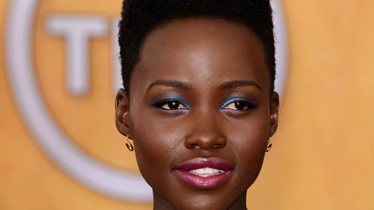 Ea e cea mai FRUMOASA femeie din lume! Mii de oameni au votat-o pe tanara actrita pentru a castiga acest titlu