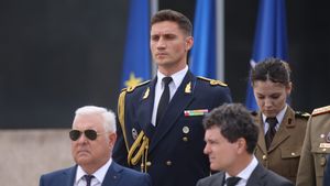 Revoltă după retragerea lui Ionuț, ofițerul SPP care îl păzea pe Nicușor Dan! „Nu e corect”
