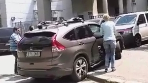 FOTO  - Soţia lui DAN CONDREA a ajuns la IML pentru identificarea cadavrului partenerului său de viaţă 