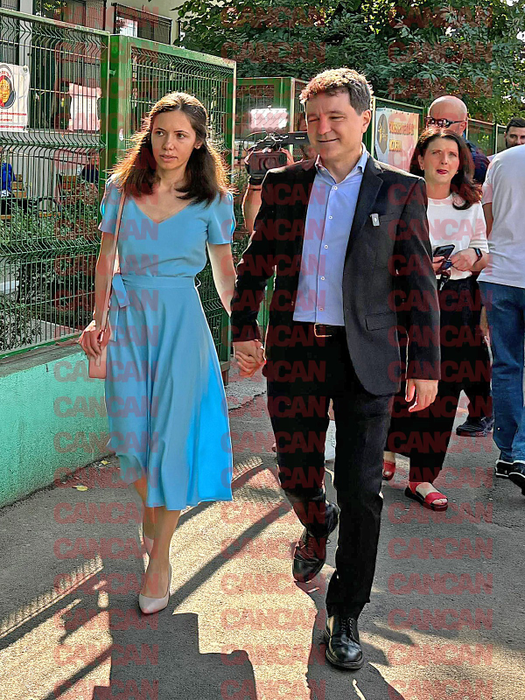 Nicușor Dan și Mirabela Grădinaru au mers la vot /Foto: CANCAN.RO