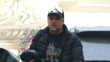 Adrian Enache isi initiaza fiica in tainele cosmeticii. Merg impreuna la salon, ca fetele