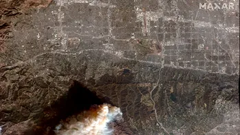 Distrugerea provocată de incendiile de la Los Angeles, surprinsă în imagini „înainte și după” din satelit