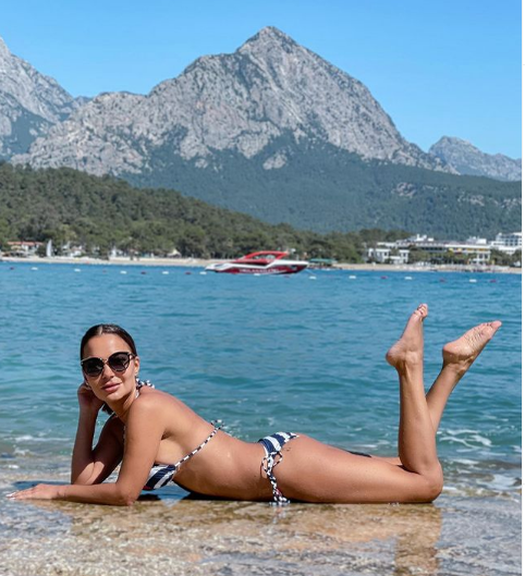 Andreea Antonescu și-a amânat plecarea în Statele Unite pentru luna august