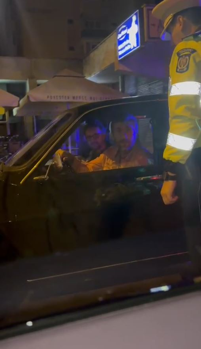 1 Mai la mare cu peripeții pentru celebrii actori Dragoș Bucur și Dorian Boguță. Bodyguarzii clubului Fratelli din Mamaia i-au oprit la intrare!