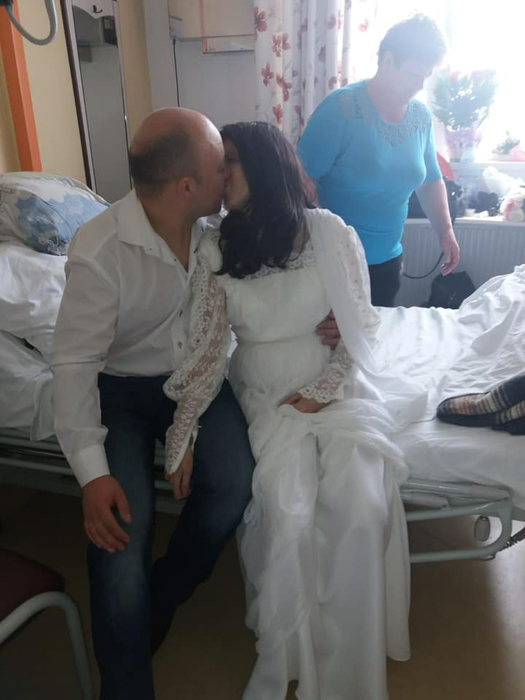 Pe patul de spital, Diana a acceptat să se mărite cu Costi! Toată lumea a plâns când a aflat care este ultimul vis al tinerei