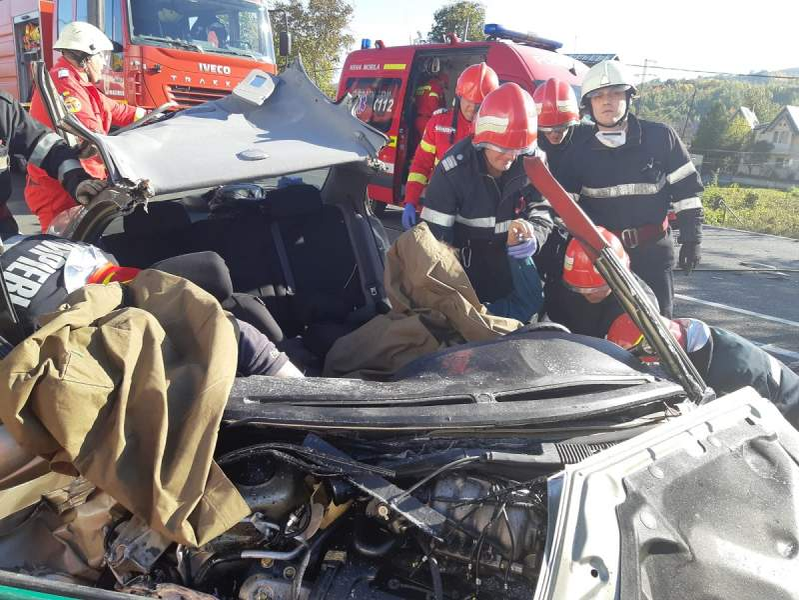 Imagini de groază de la accidentul unde și-au pierdut viața doi oameni, iar șase au fost răniți