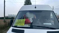36 de călători s-au înghesuit într-un microbuz de 19 locuri: Nici măcar aerul nu are loc să circule