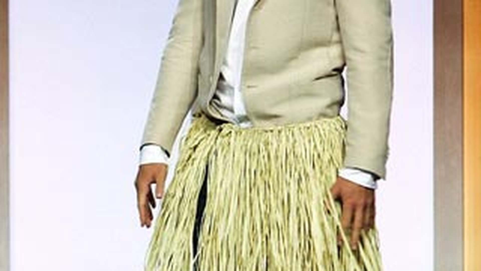 Cu fusta hawaiana si flori in par: vezi cum a aparut Justin Timberlake la un eveniment oficial