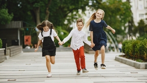 Când se încheie anul școlar 2025-2026. Ce categorii de elevi finalizează studiile mai devreme
