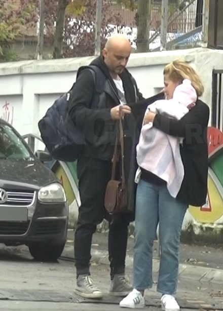 Solistul trupei Voltaj a ţinut ascuns momentul naşterii, dar noi…Am făcut primele fotografii cu bebeluşa lui Călin Goia!