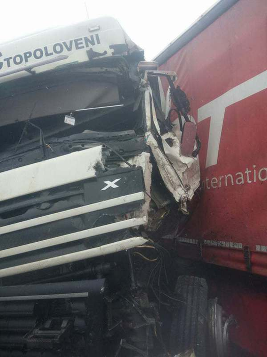 Accident groaznic în Caraş Severin! O femeie a murit, o fetiță este în comă