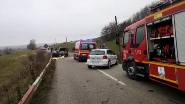 Accident grav în Alba! Două persoane au murit, după ce mașina lor a lovit un cap de pod