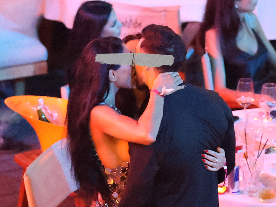 S-a sărutat cu două în fața lui Tyga, de a înnebunit toată NUBA! Un macho și divele lui au făcut ravagii la Mamaia