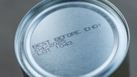Ce înseamnă, de fapt, „a se consuma de preferință înainte de”. Când mai poate fi mâncat produsul