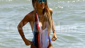 Ioana are ”scut anti-bărbaţi” la plajă. Sexy-soţia lui Tamaş şi-a luat bodyguarzi fotomodel!