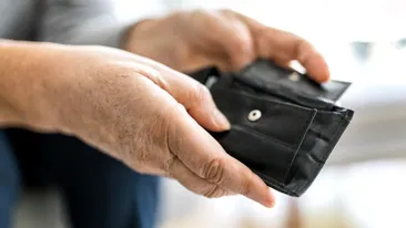 Obiceiul zilnic care îți golește portofelul. La final de an suma e mare