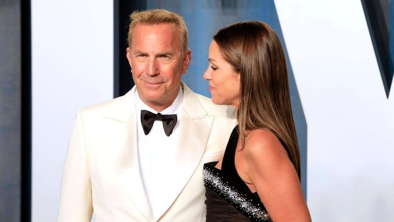 Divorțul lui Kevin Costner o ia razna. Soția refuză să plece din casa celebrului actor american, deși ea i-a dat papucii