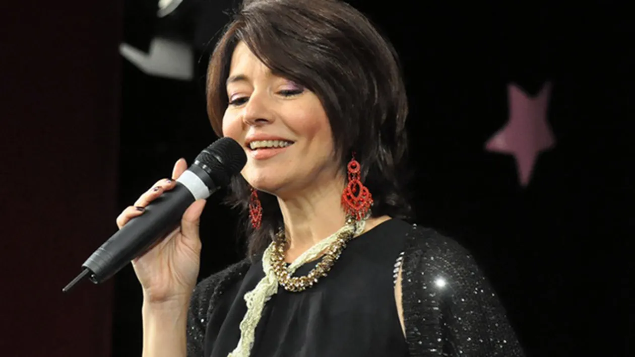 Oana Sarbu, fara pic de PHOTOSHOP! Vezi cum arata IN REALITATE faimoasa cantareata