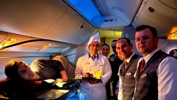 Cea mai înaltă femeie din lume, probleme în avion. Cum este nevoită să zboare de fiecare dată