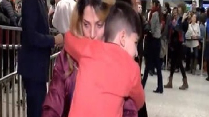 Copil de 5 ani, ÎNCĂTUŞAT în aeroport! Motivul este halucinant
