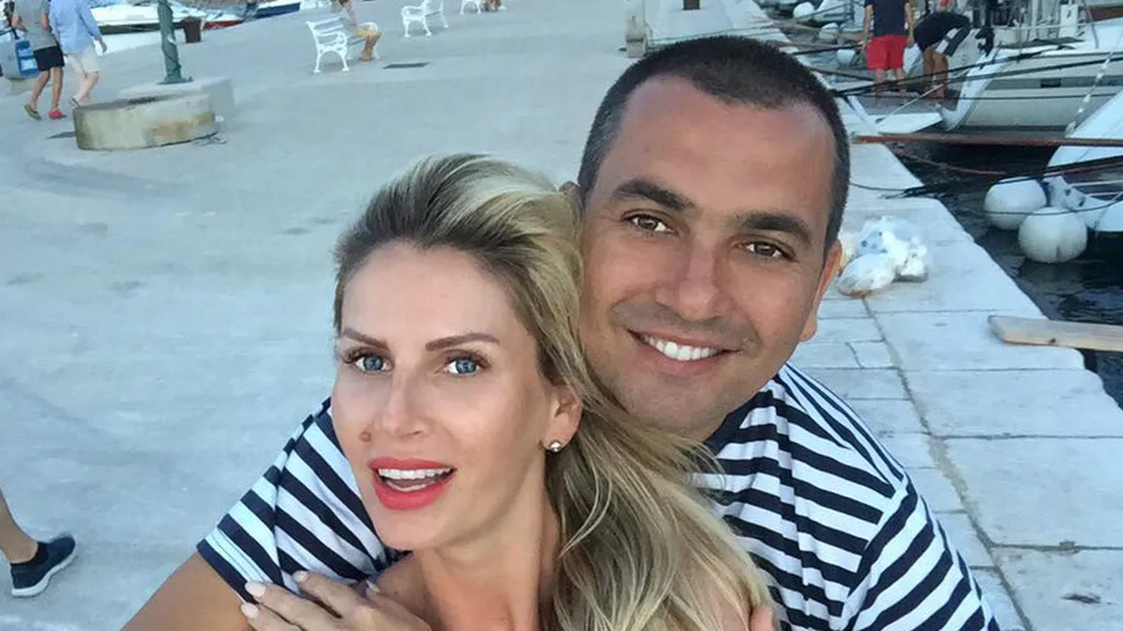 Unde este burtica de gravidă a ANDREEI BĂNICĂ! Uite ce fotografie a postat cântăreaţa pe site-urile de socializare