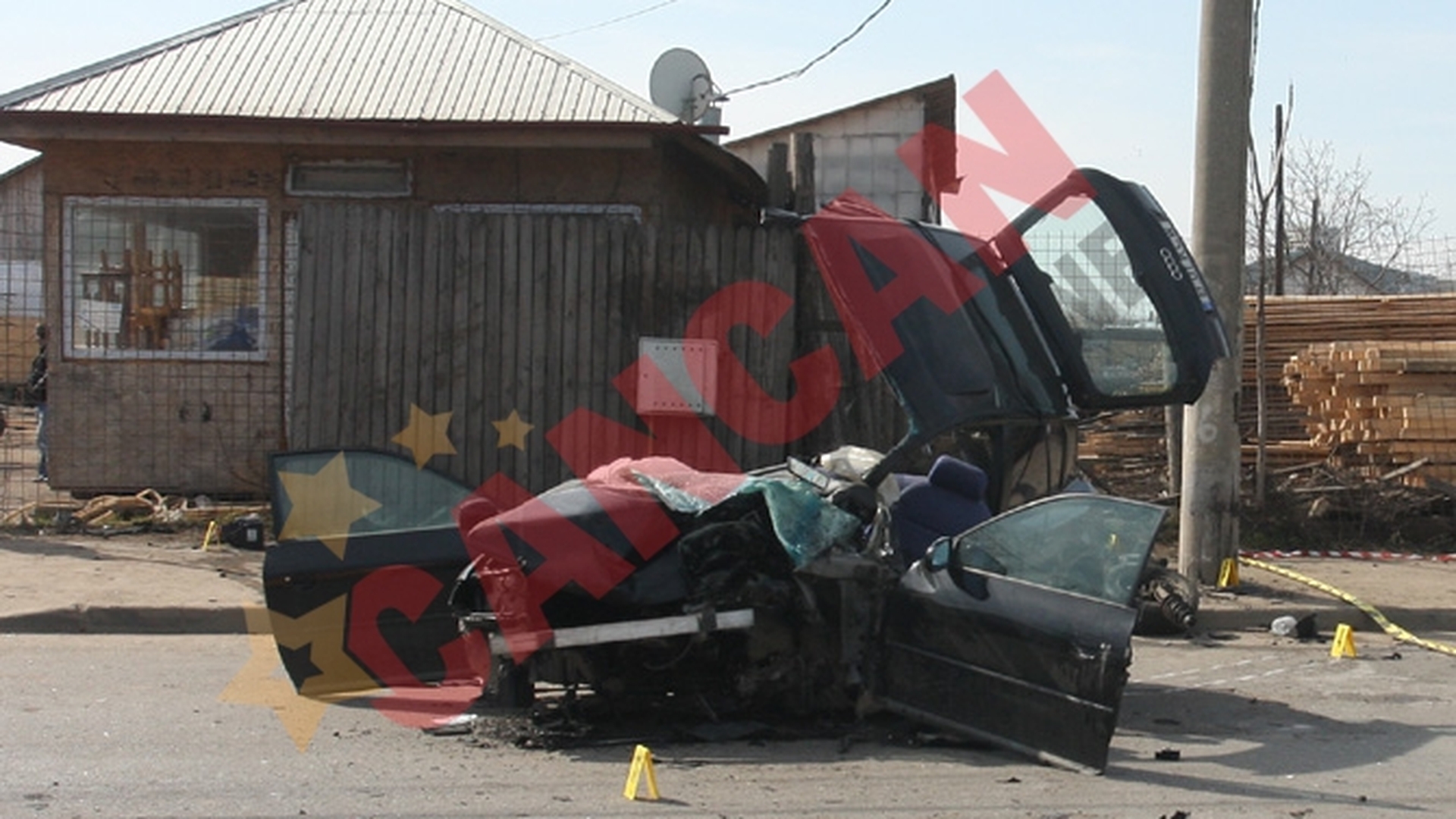 FOTO/VIDEO Accident oribil pe Soseaua Fundeni! O masina in care erau trei fete a fost zdrobita!