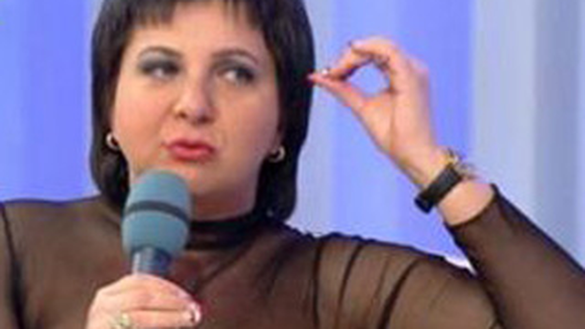 VIDEO Carmen Serban e distrusa dupa ce o fata a acuzat-o ca au avut o aventura sexuala! "N-am mancat nimic, am lesinat, abia ma tarasc"