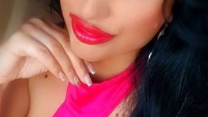 Iubita fratelui prefectului din Arad, numită inspector peste noapte! CV-ul brunetei sexy nu este public