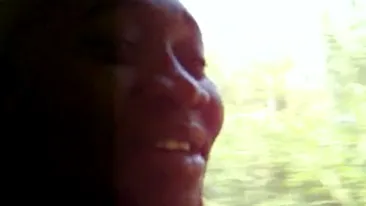 VIDEO Baietii astia doi de la Barbulesti i-au zapacit pe spaniolii dintr-un tren de lux! Reactia uluitoare a ibericilor cand au auzit maneaua Nu te las, nu te las... AU INCEPUT SA CANTE CU EI