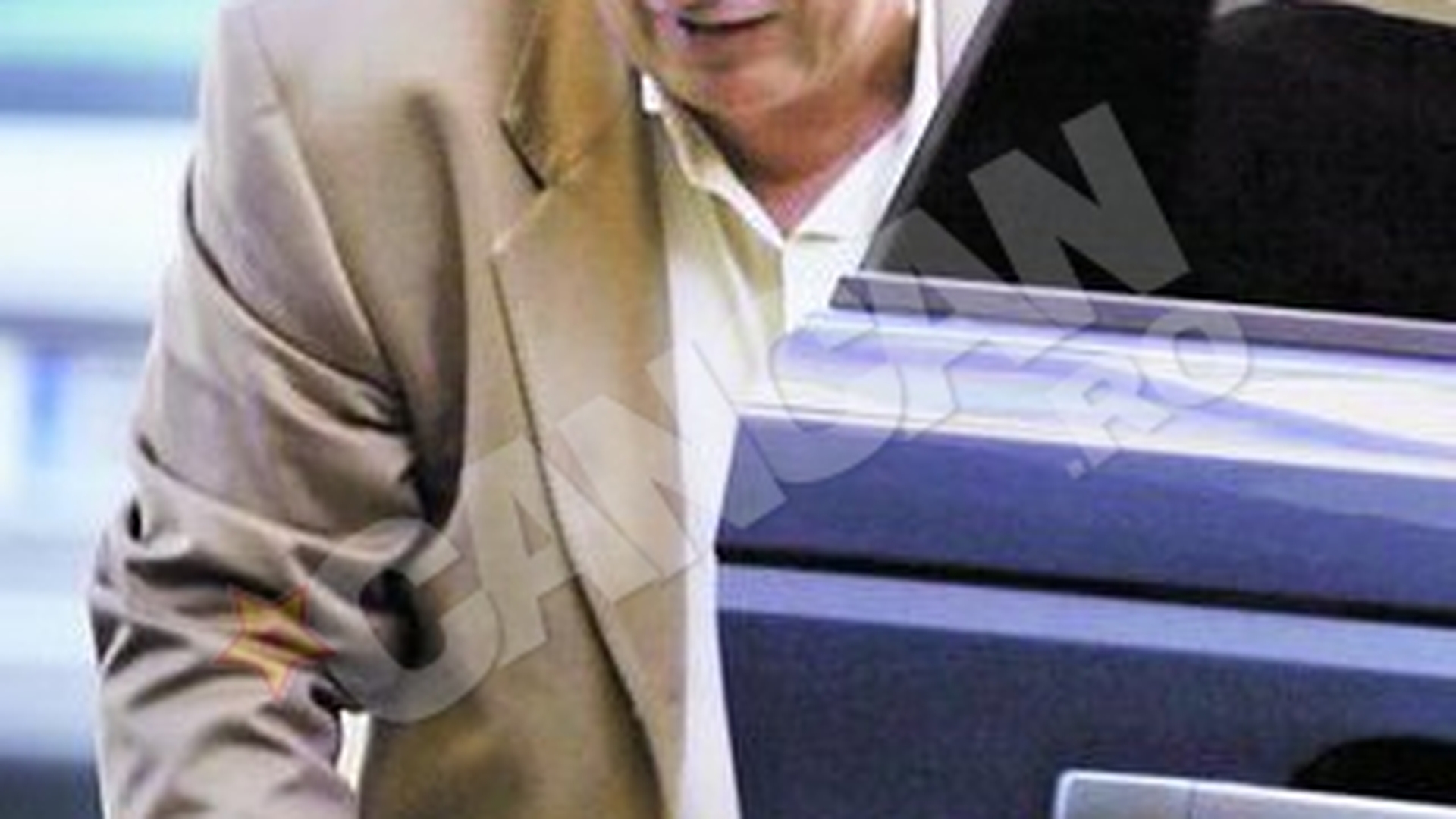 Primele fotografii cu milionarul constantean! Verioti Sr. isi ajuta fata la... munca de jos