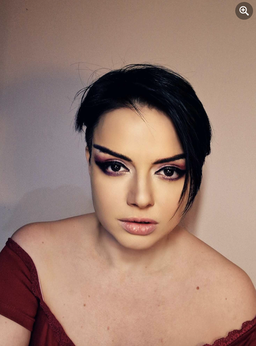 Ce mai face acum Lorena Lupu, „femeia independentă și plină de succes” care a devenit virală printr-o reclamă